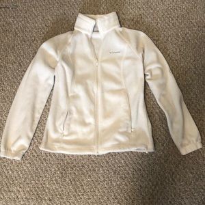 lightly worn women’s Columbia zip up
